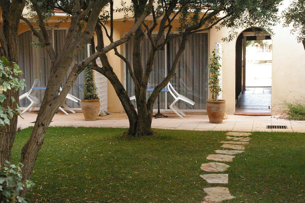 Hotel Le Leukos Leucate Bagian luar foto
