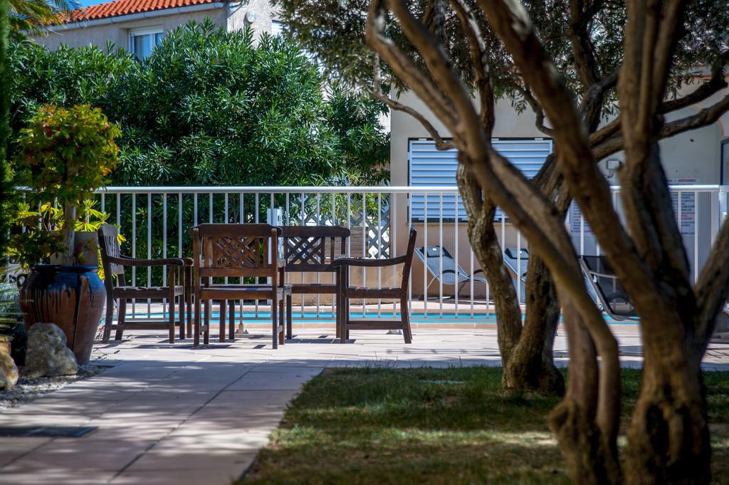 Hotel Le Leukos Leucate Bagian luar foto