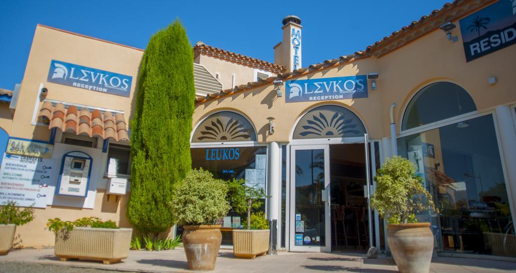 Hotel Le Leukos Leucate Bagian luar foto